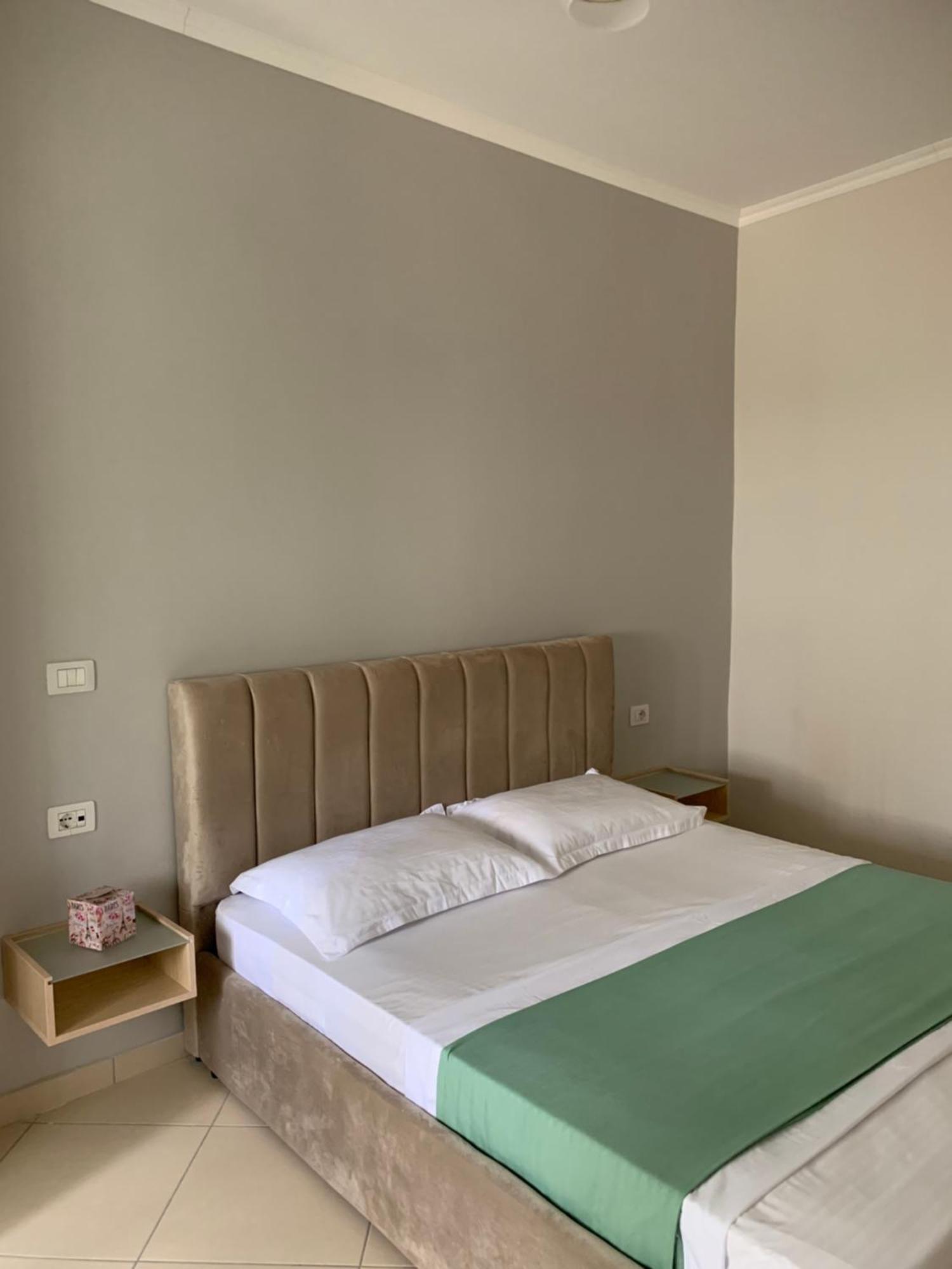 Appartamento Melina House Sarandë Esterno foto