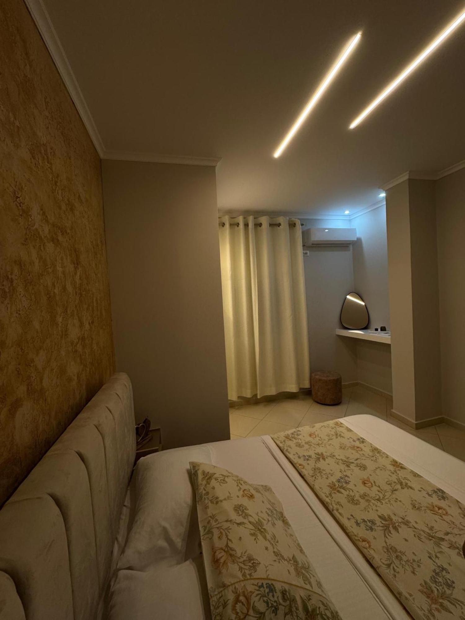Appartamento Melina House Sarandë Esterno foto